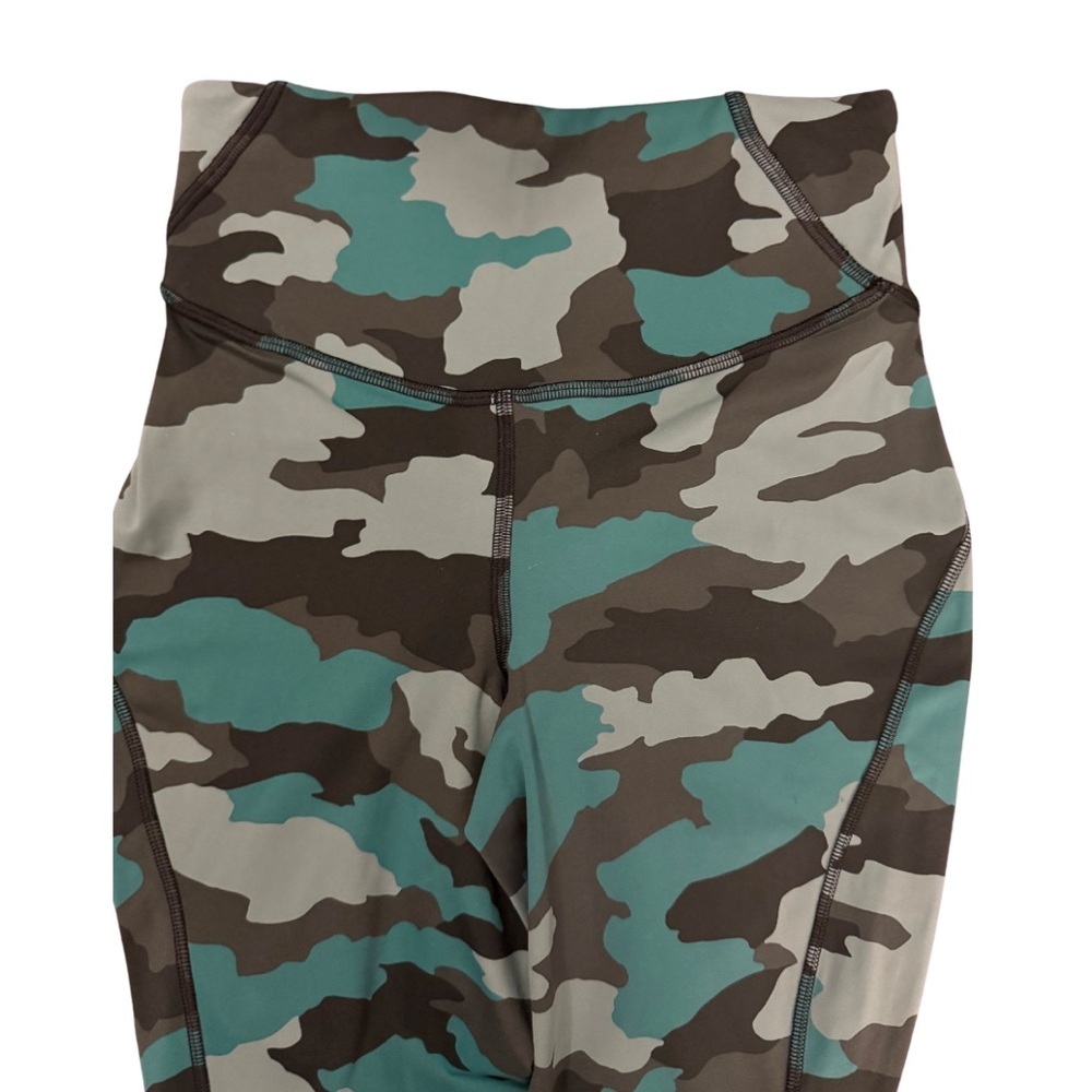 Lululemon Swift Speed High-Rise Tight 25"
Camo Tidewater Teal Size 2 - Picture 2 of 11